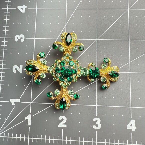 Vintage Gold-Tone Green Rhinestone Cross Brooch - Picture 6 of 6